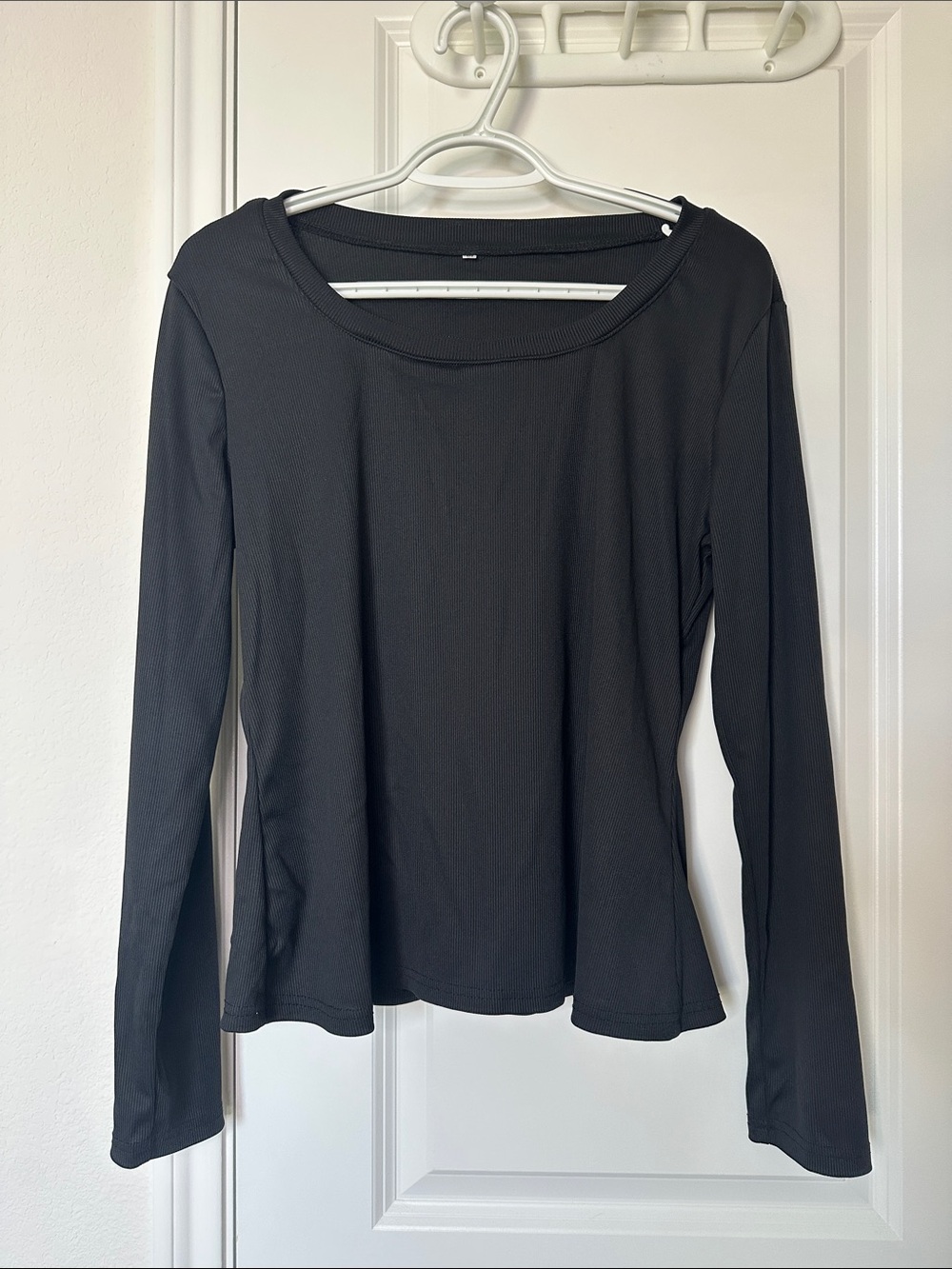 SHEIN Classic Black Scoop Neck Ribbed Long-Sleeve Tee